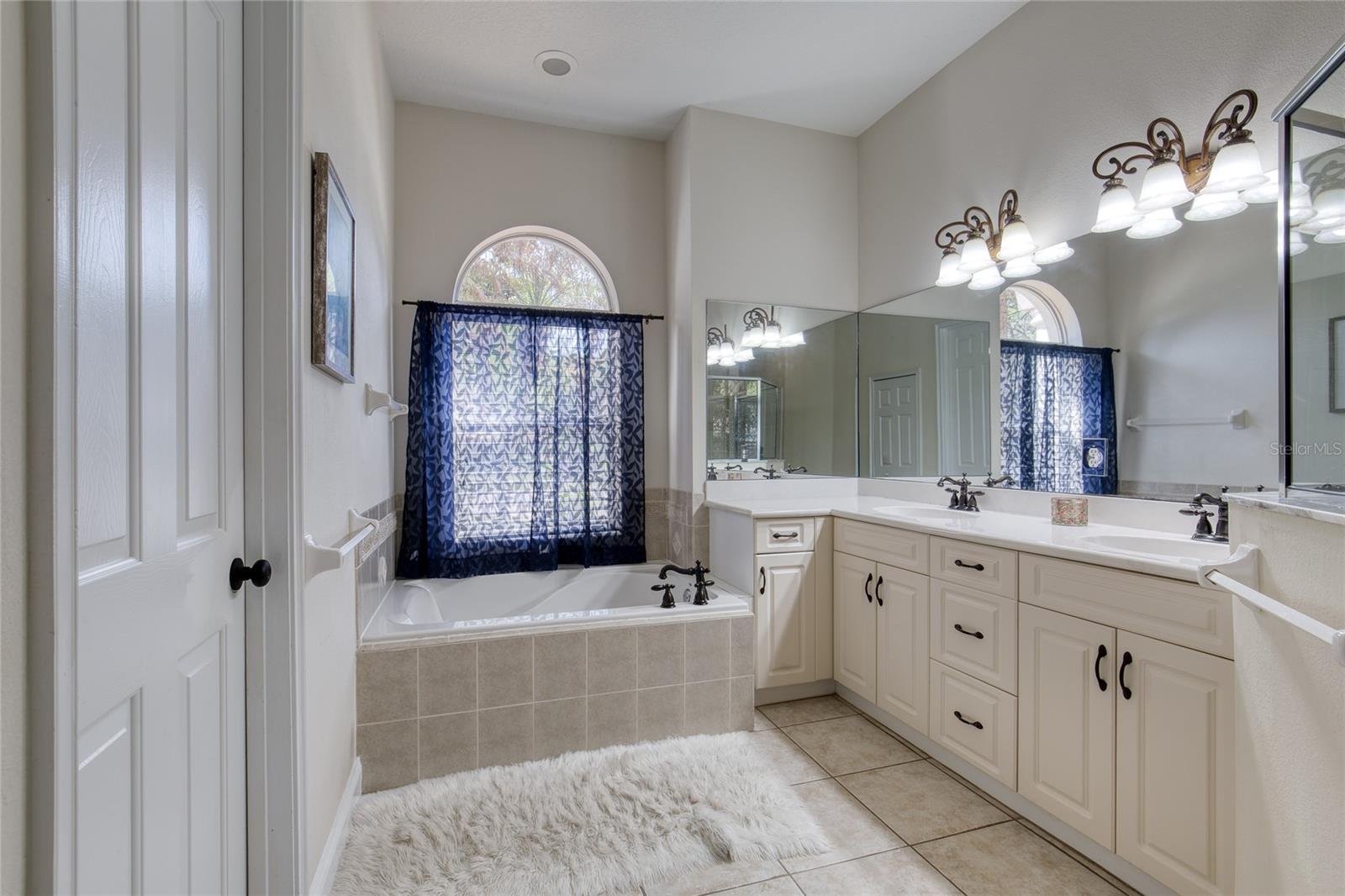 Image 36 of 67 For 124 Squirrel Lane