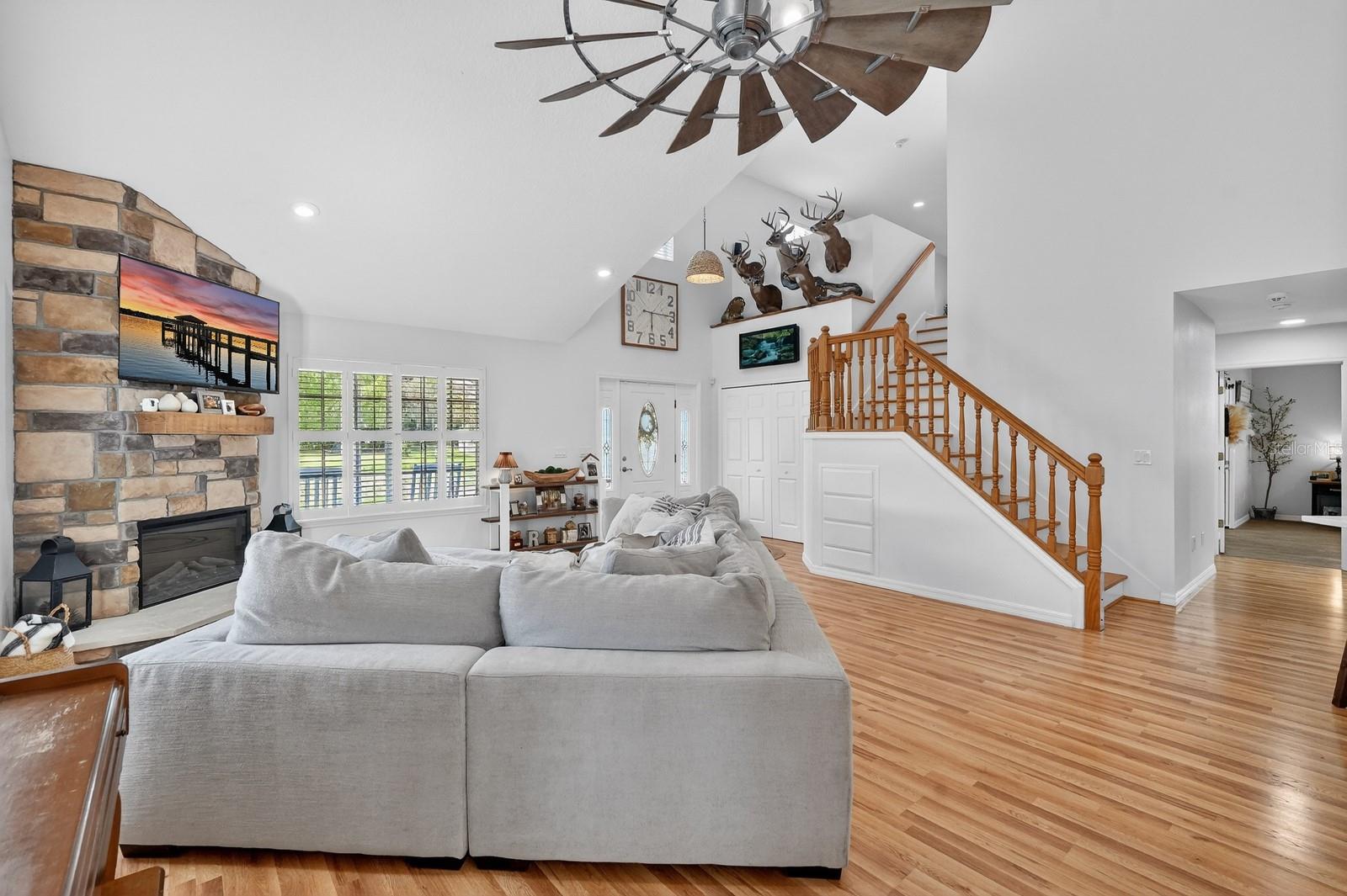 Image 10 of 73 For 1523 Lakeside Drive