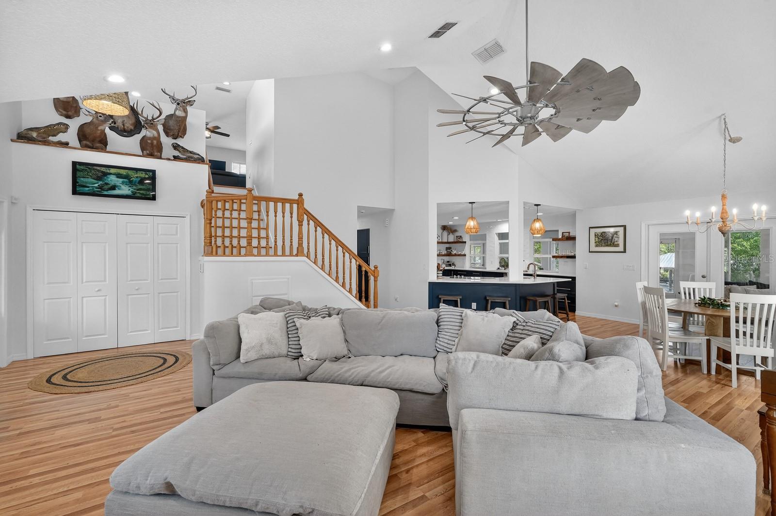 Image 11 of 73 For 1523 Lakeside Drive