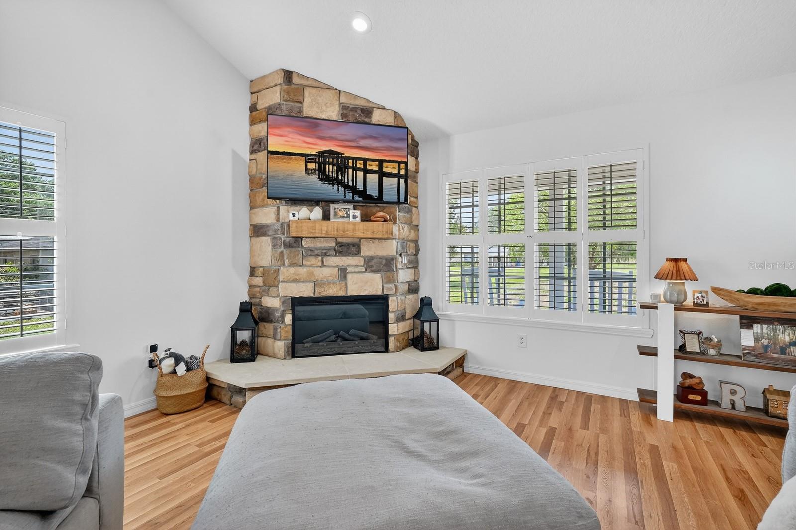 Image 12 of 73 For 1523 Lakeside Drive