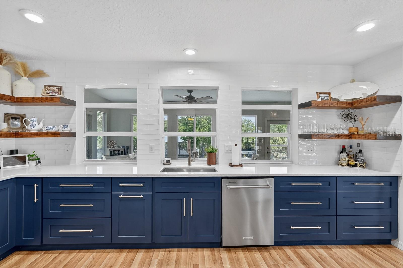 Image 19 of 73 For 1523 Lakeside Drive