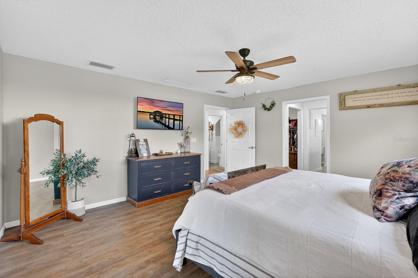 Image 25 of 73 For 1523 Lakeside Drive