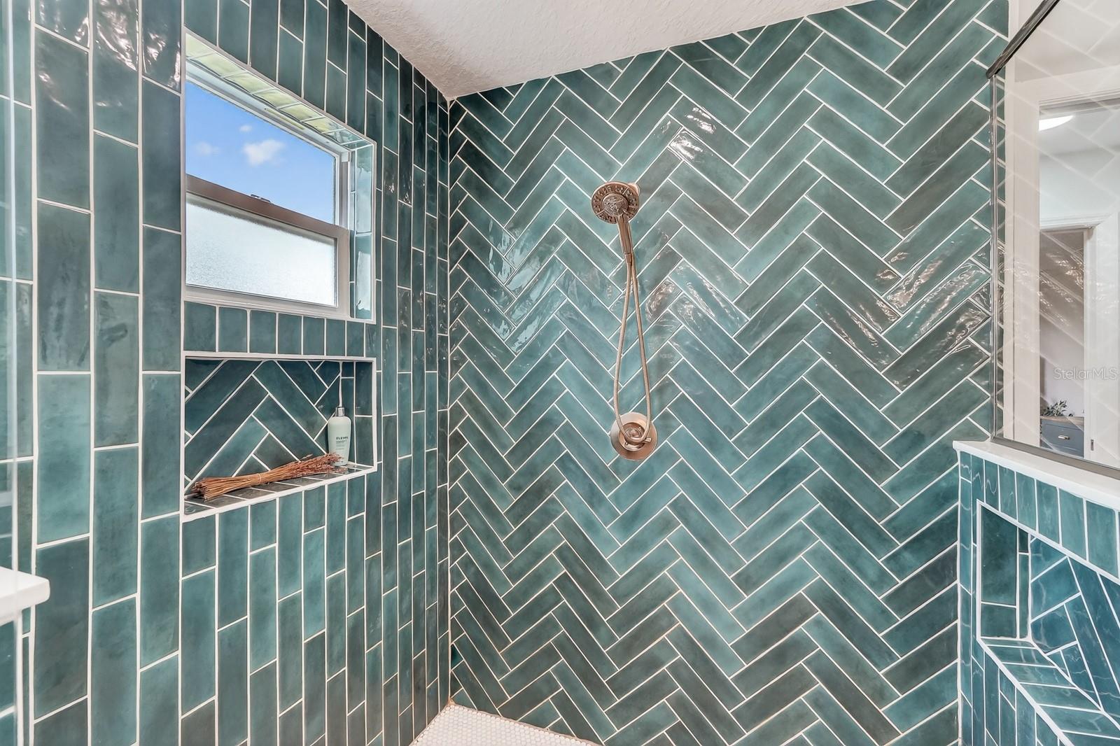 Image 28 of 73 For 1523 Lakeside Drive