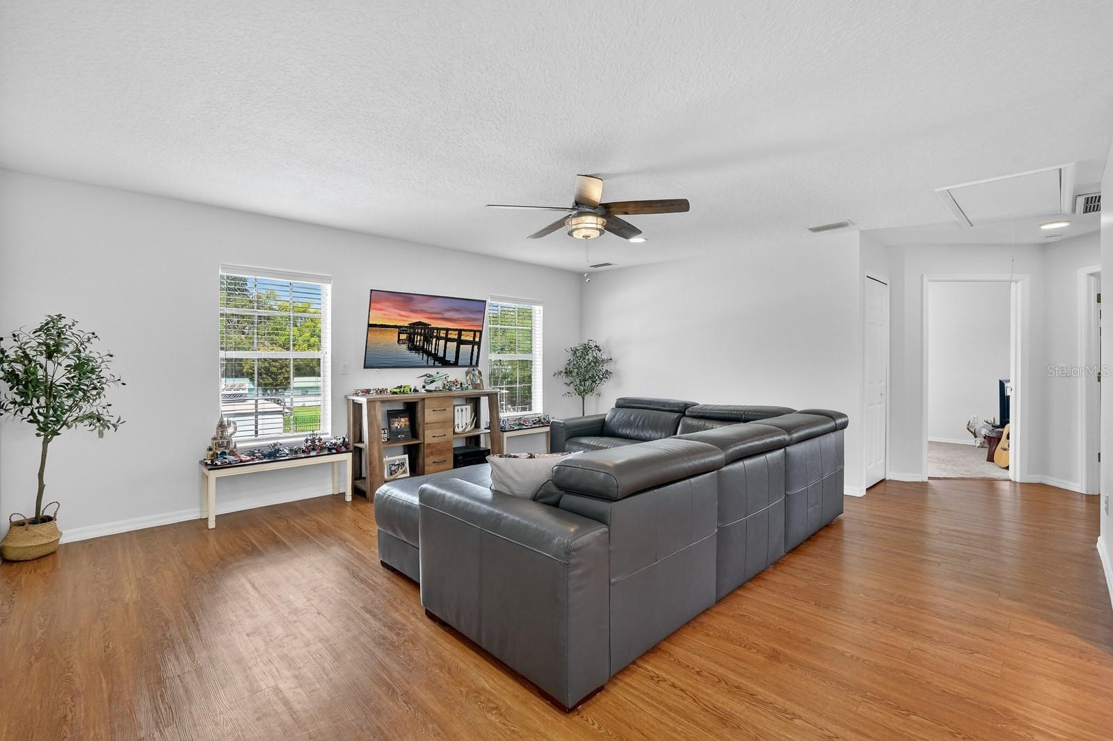 Image 29 of 73 For 1523 Lakeside Drive