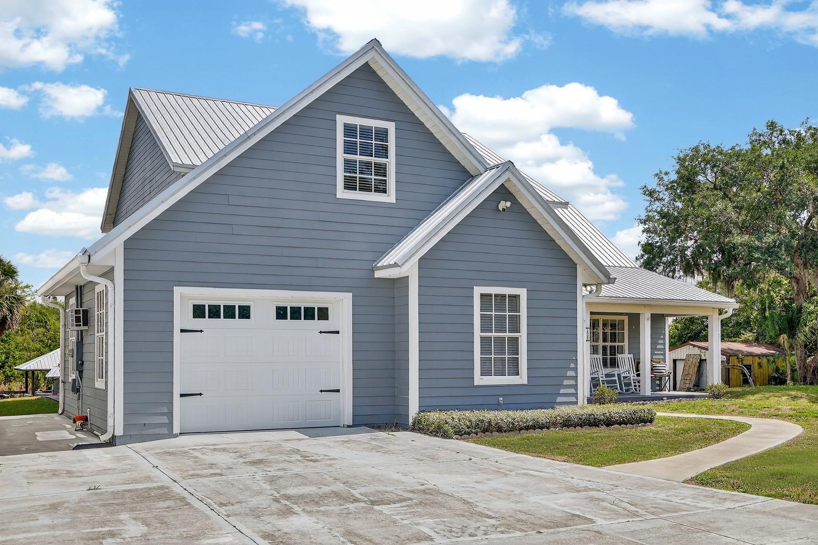 Image 3 of 73 For 1523 Lakeside Drive