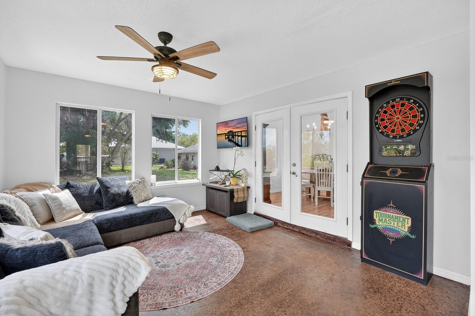 Image 33 of 73 For 1523 Lakeside Drive