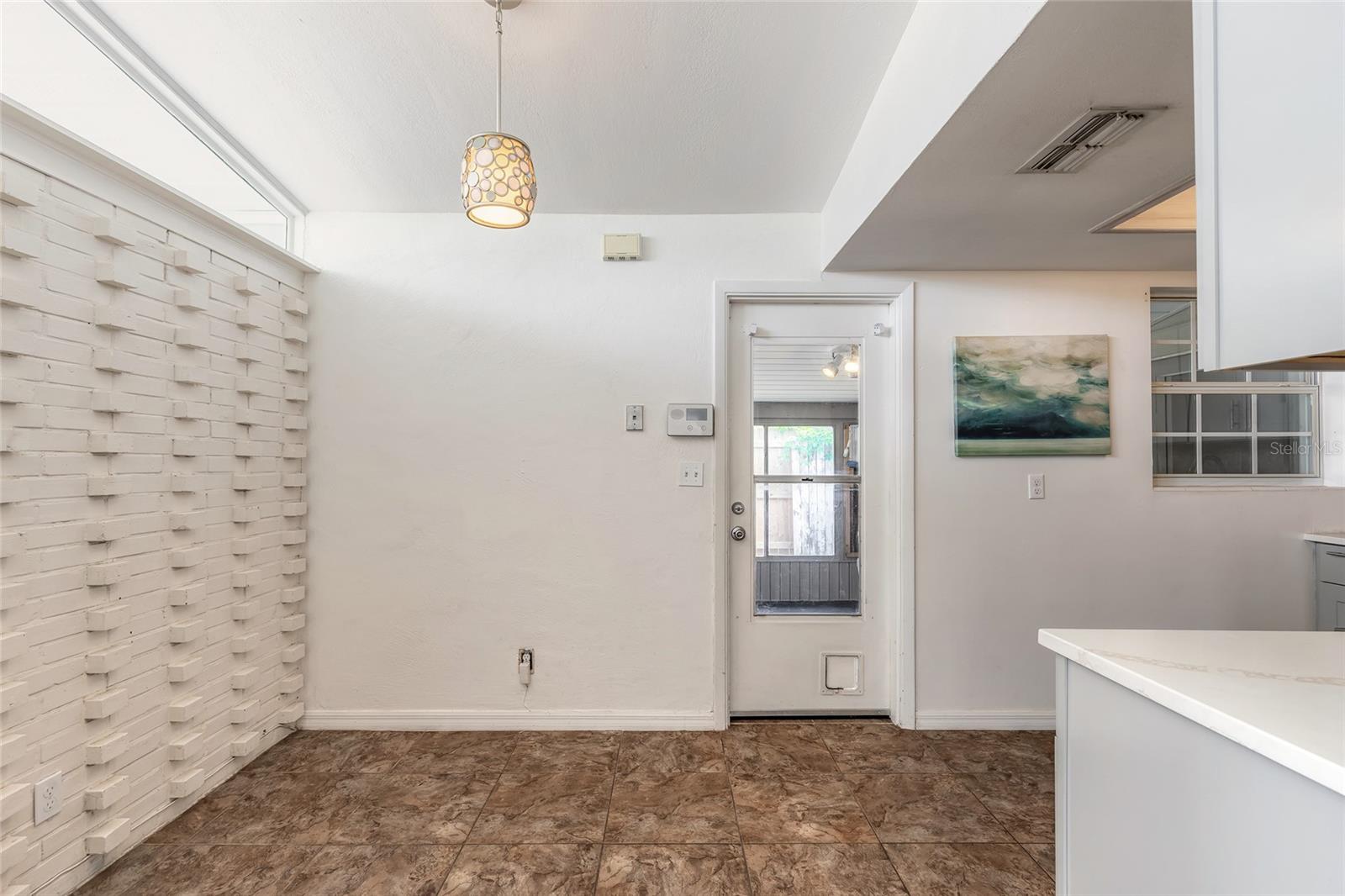 Image 10 of 45 For 304 Fox Place