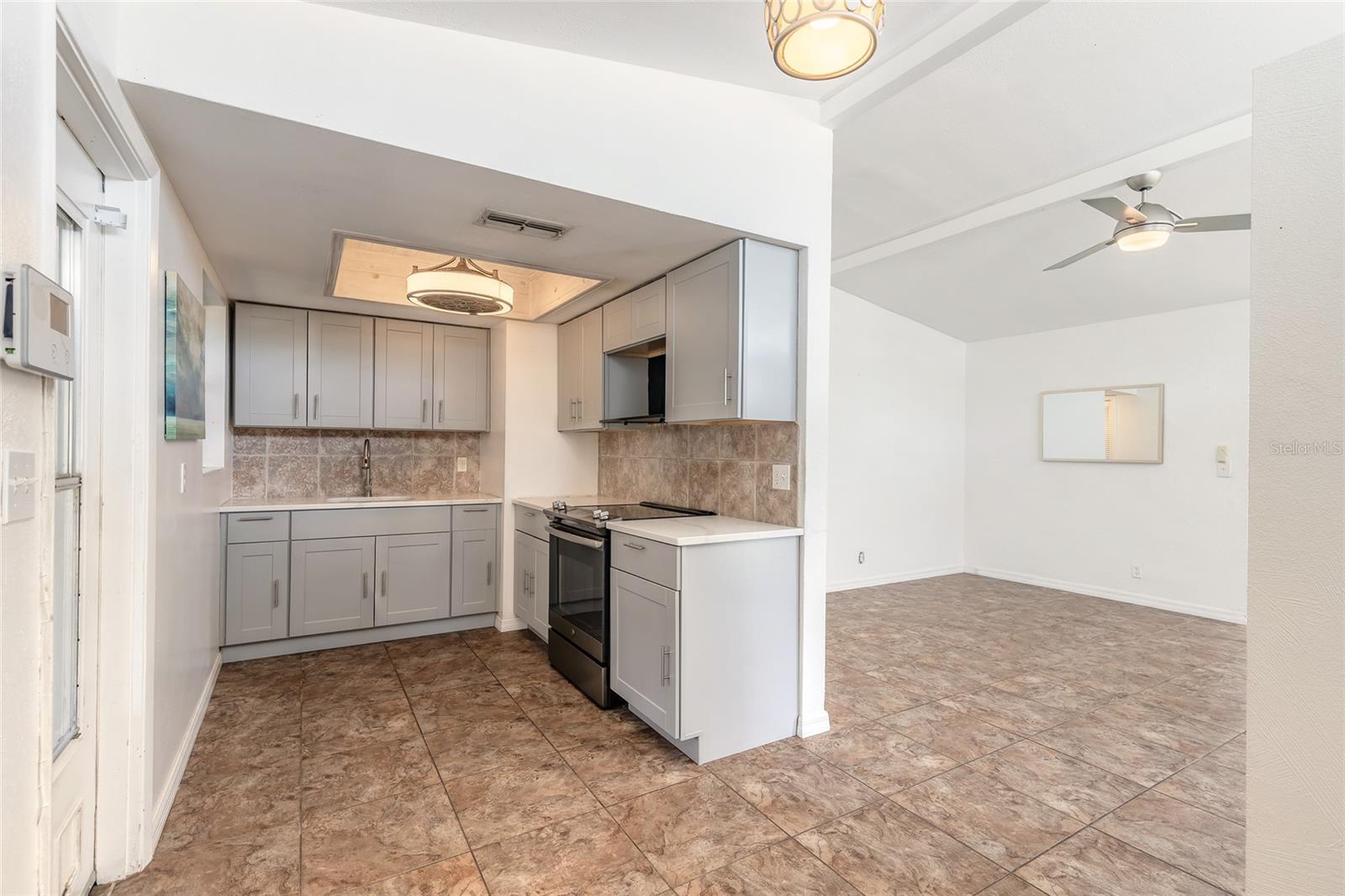 Image 11 of 45 For 304 Fox Place