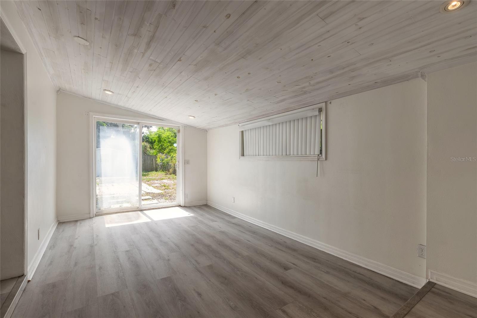 Image 15 of 45 For 304 Fox Place