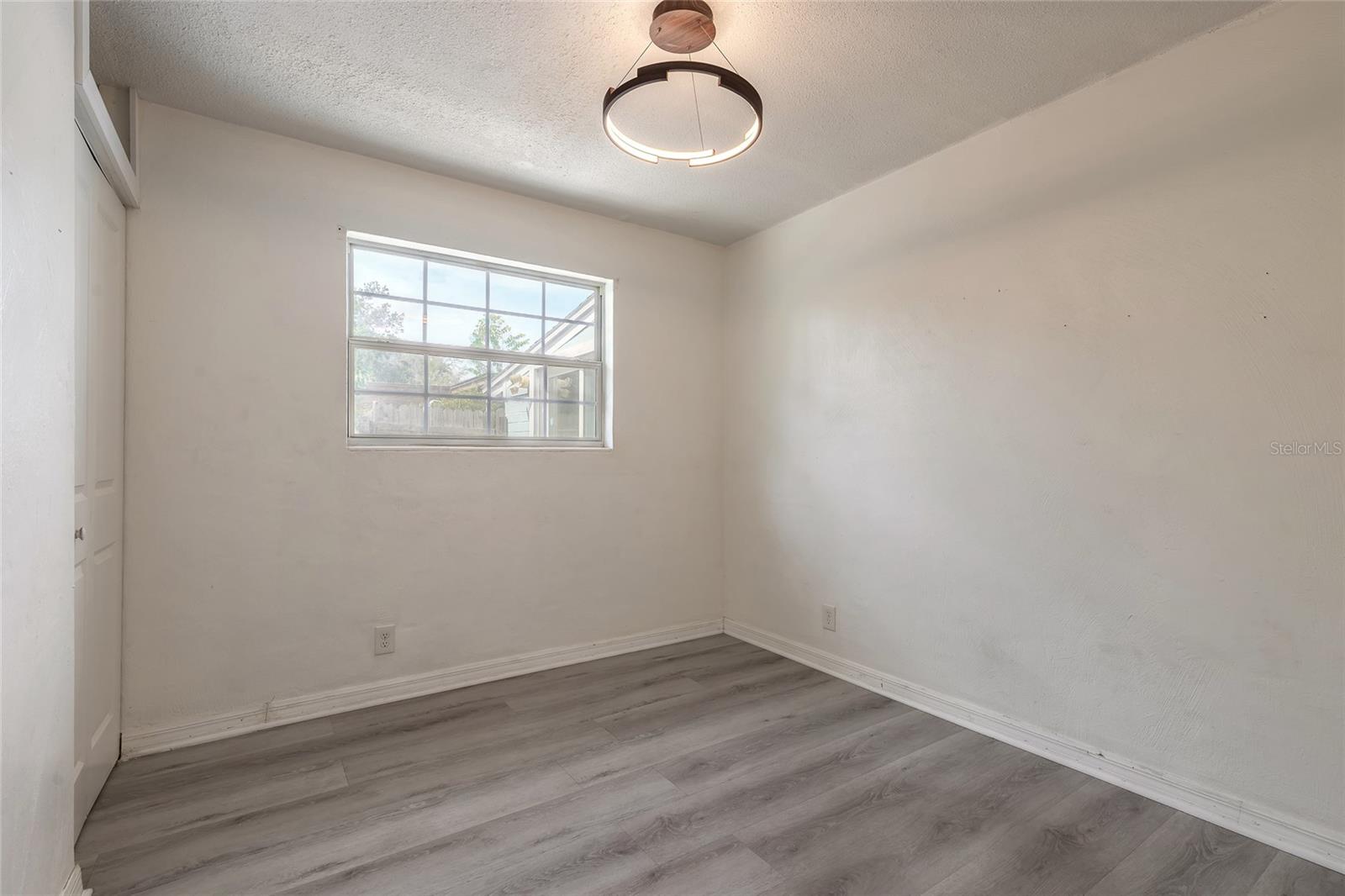 Image 18 of 45 For 304 Fox Place