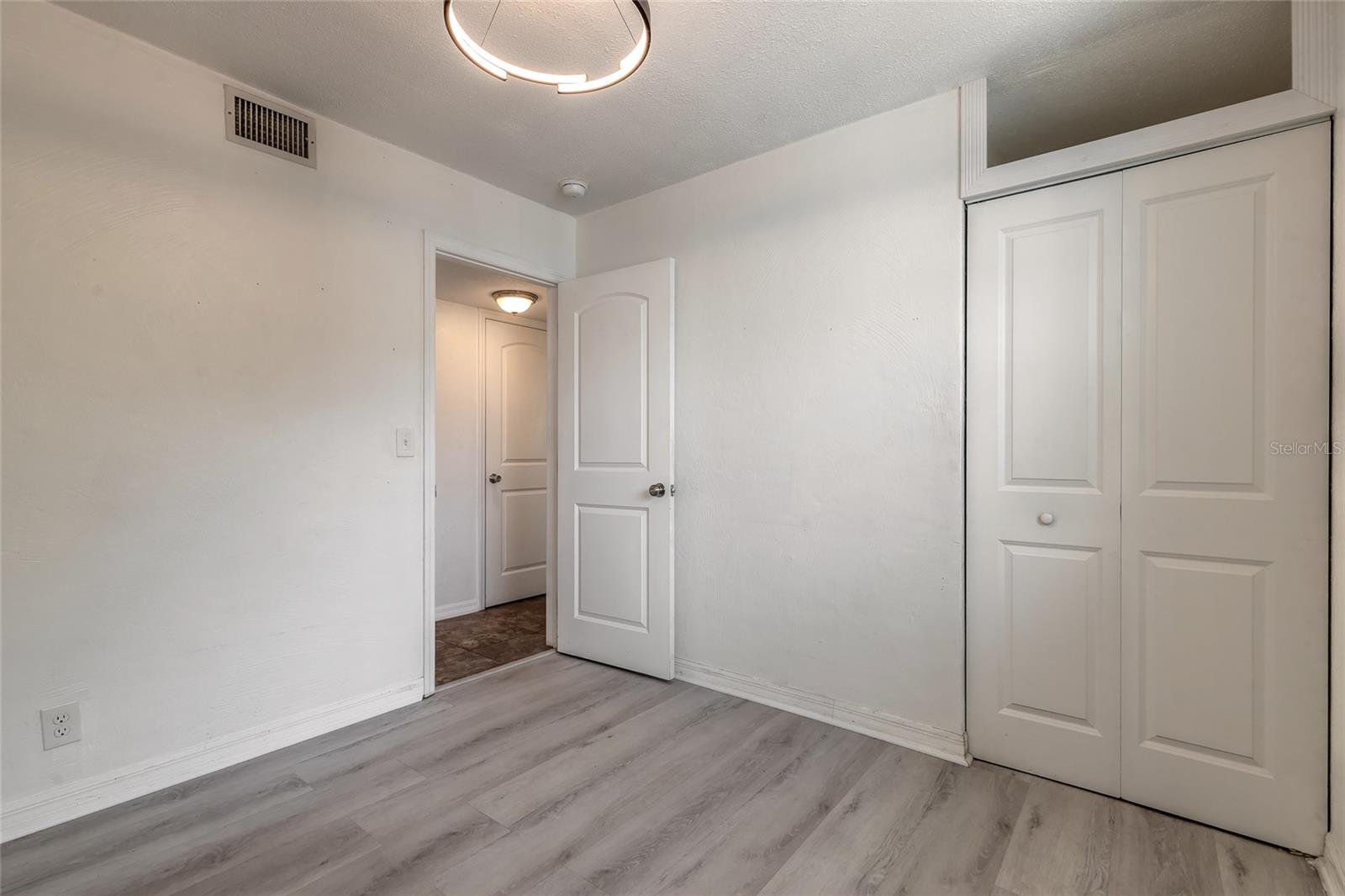 Image 19 of 45 For 304 Fox Place