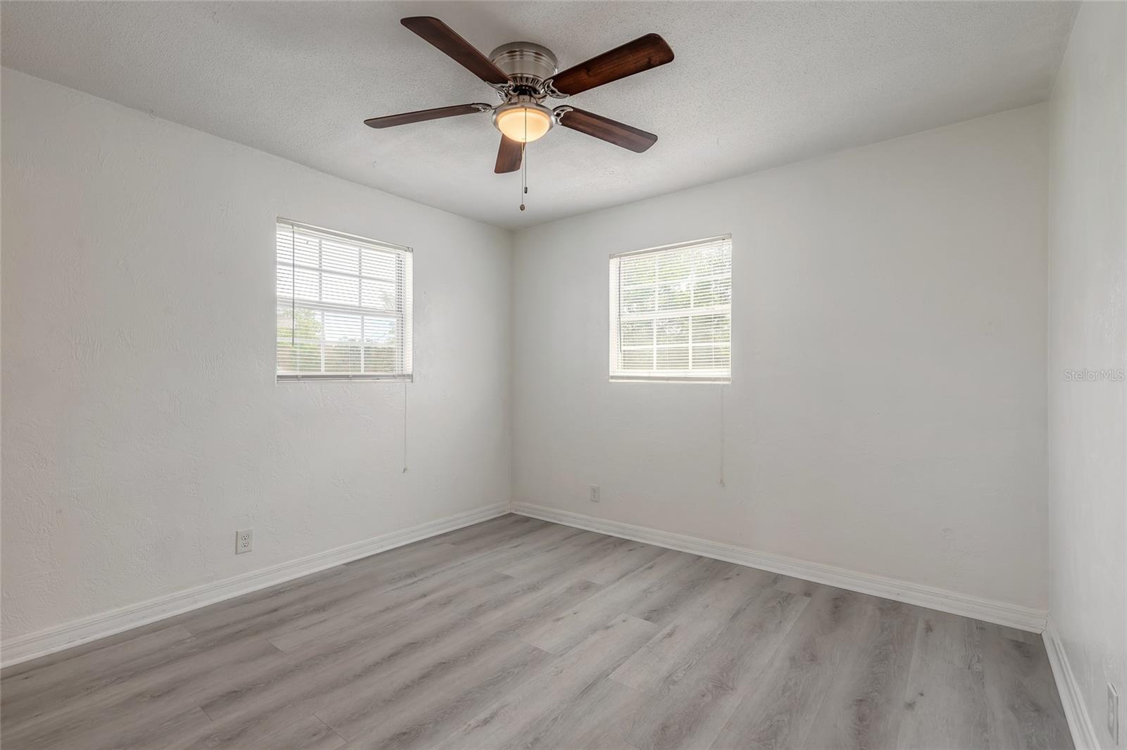 Image 23 of 45 For 304 Fox Place