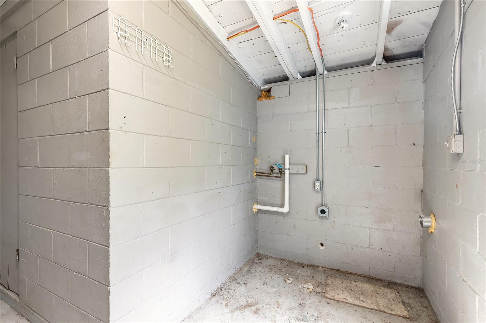 Image 29 of 45 For 304 Fox Place