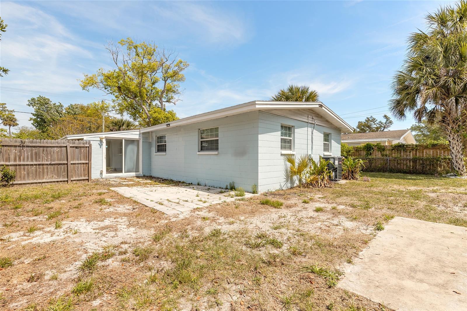 Image 32 of 45 For 304 Fox Place