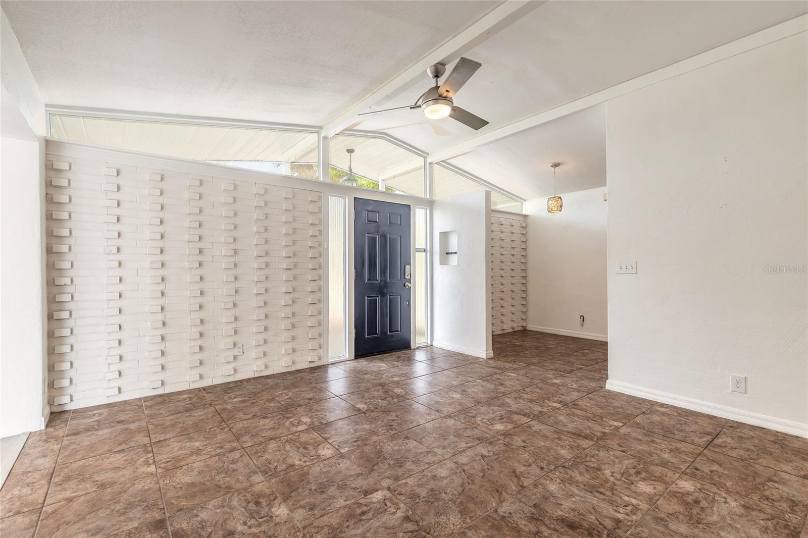 Image 7 of 45 For 304 Fox Place