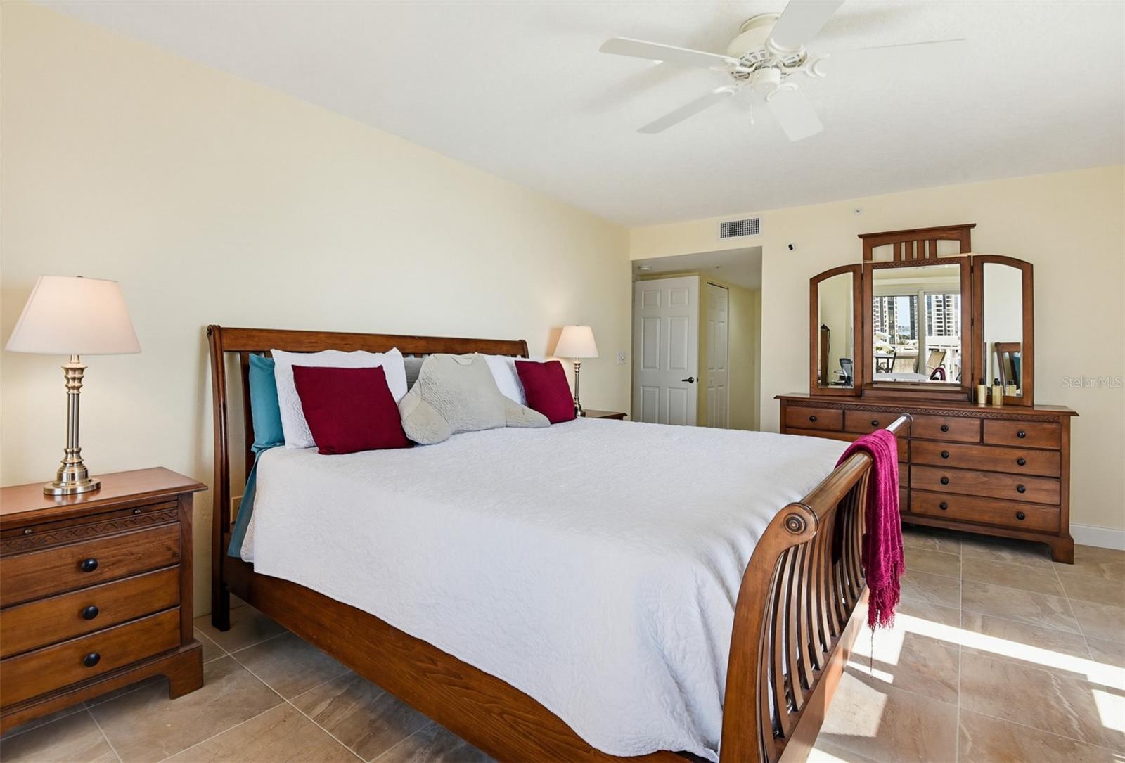 Image 21 of 51 For 2967 Atlantic Avenue 408