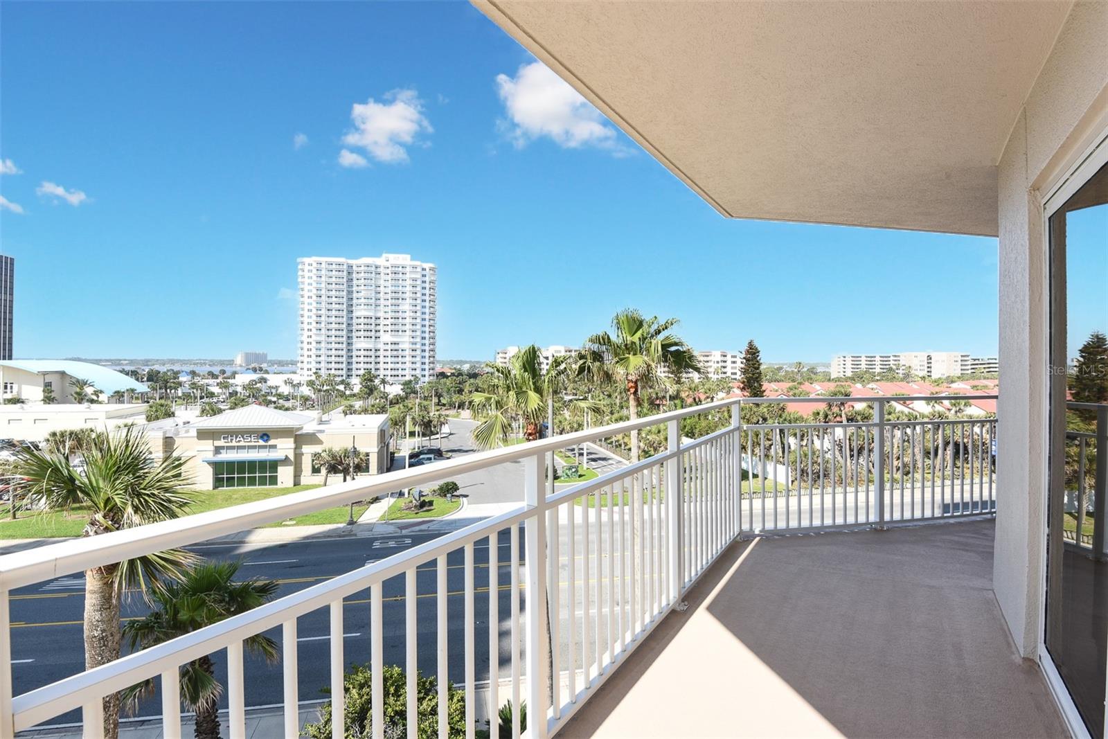 Image 8 of 51 For 2967 Atlantic Avenue 408