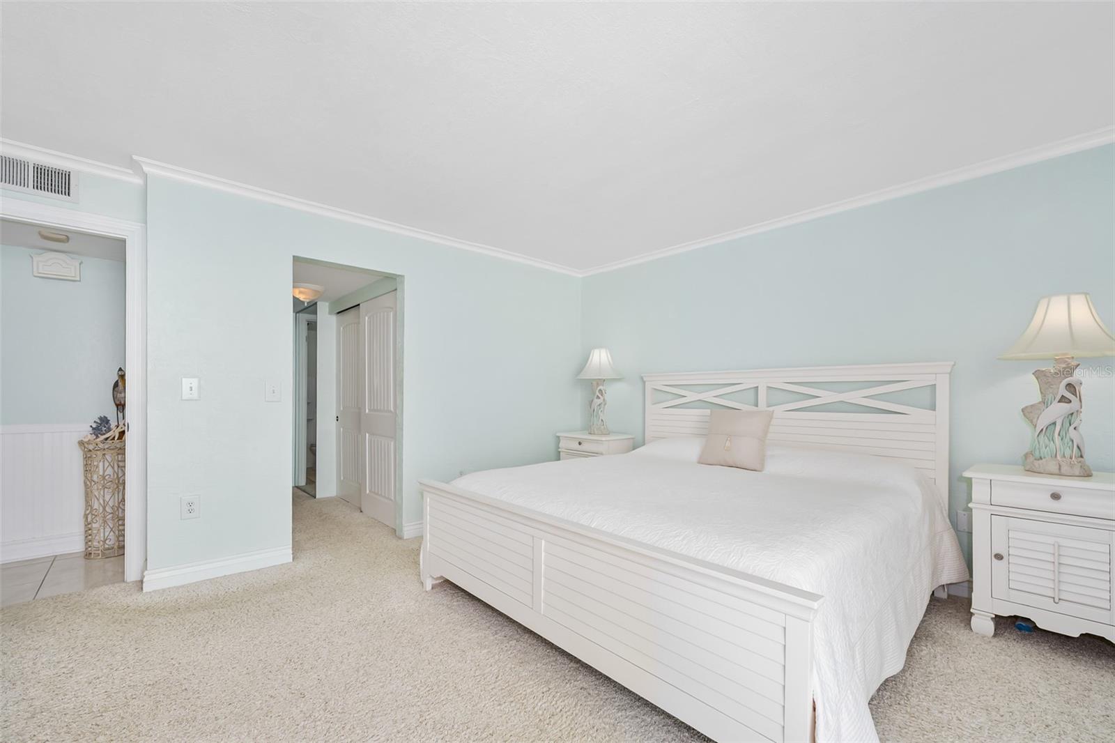Listing photo id 21 for 1415 Ocean Shore Boulevard K020