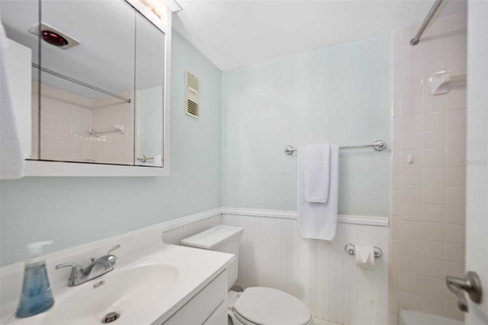 Listing photo id 23 for 1415 Ocean Shore Boulevard K020