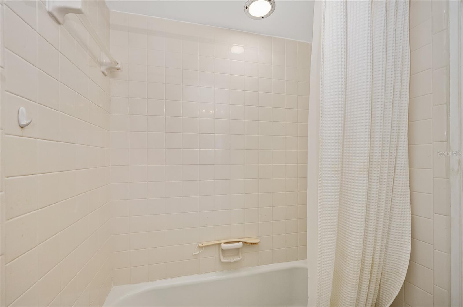 Listing photo id 24 for 1415 Ocean Shore Boulevard K020