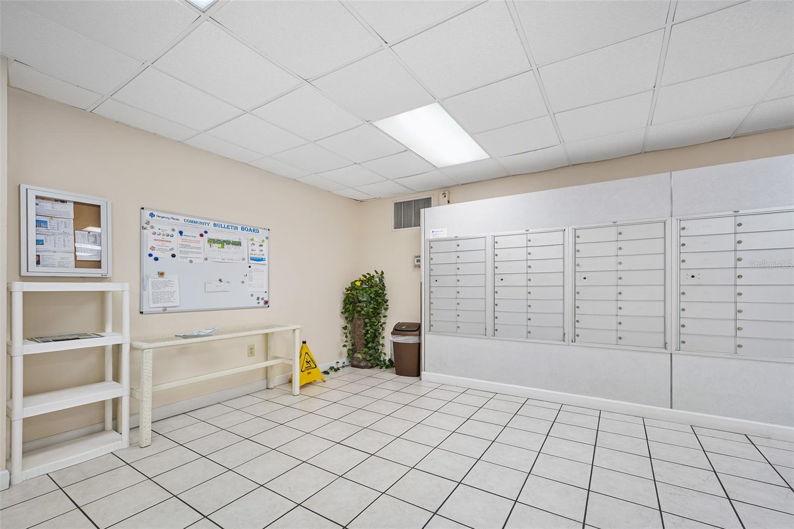 Listing photo id 35 for 1415 Ocean Shore Boulevard K020