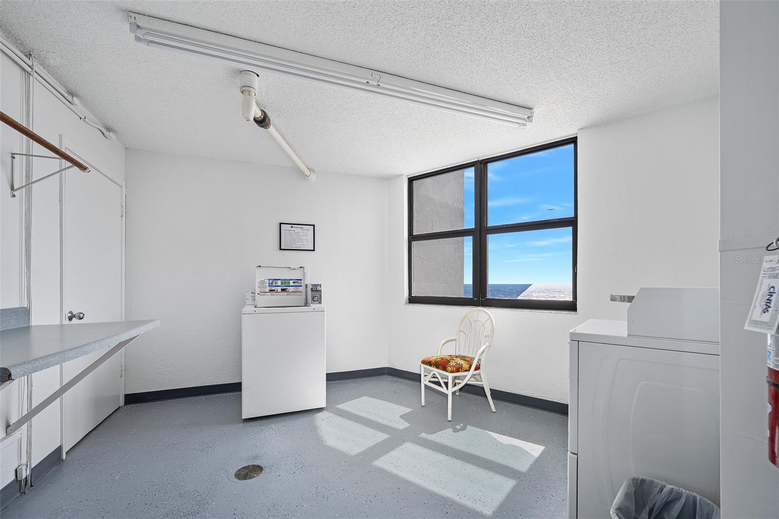 Listing photo id 37 for 1415 Ocean Shore Boulevard K020