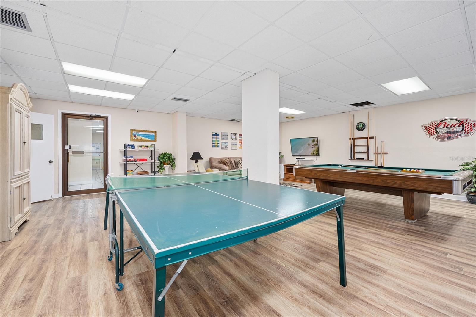 Listing photo id 41 for 1415 Ocean Shore Boulevard K020