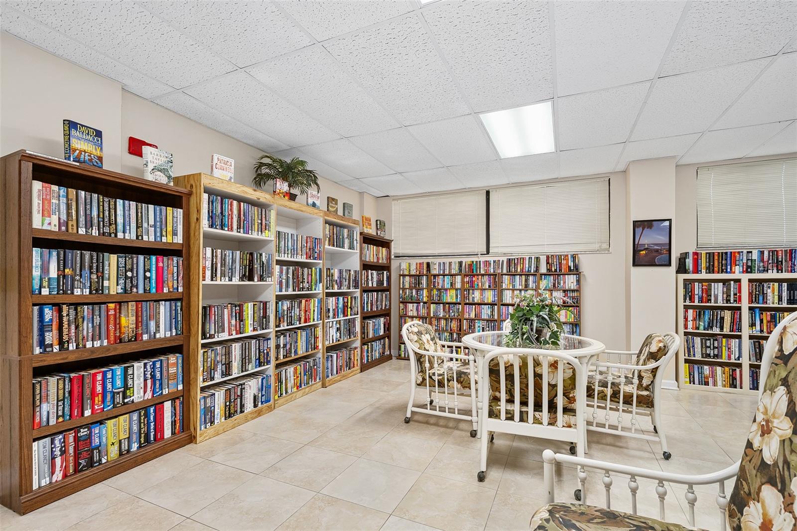 Listing photo id 49 for 1415 Ocean Shore Boulevard K020