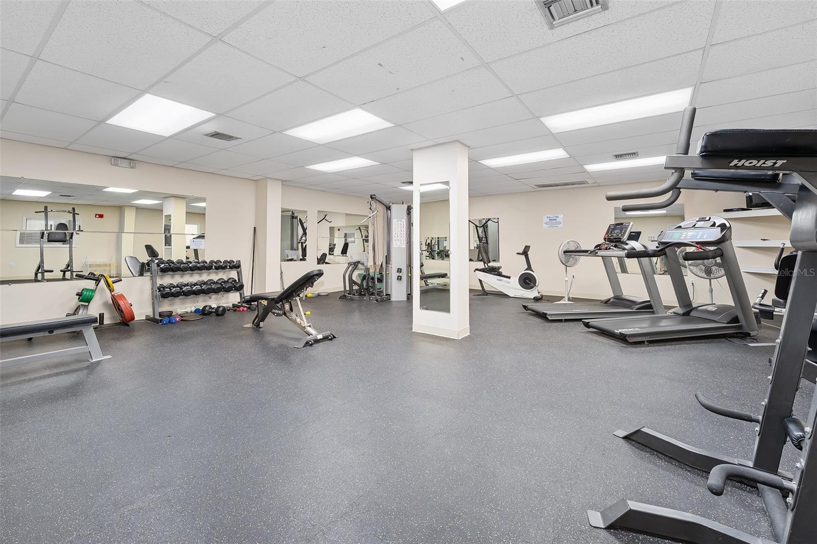 Listing photo id 51 for 1415 Ocean Shore Boulevard K020