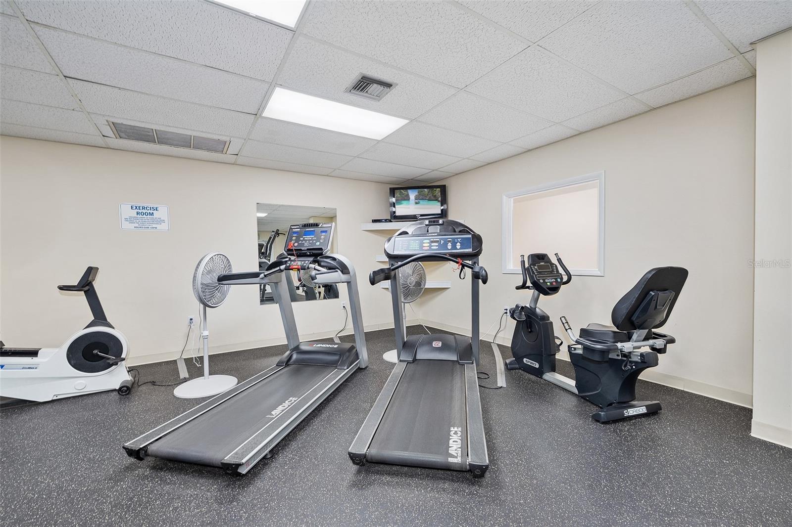 Listing photo id 52 for 1415 Ocean Shore Boulevard K020