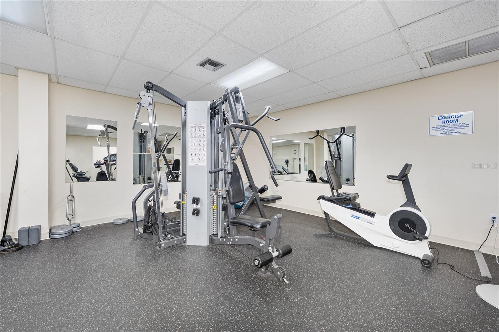 Listing photo id 53 for 1415 Ocean Shore Boulevard K020