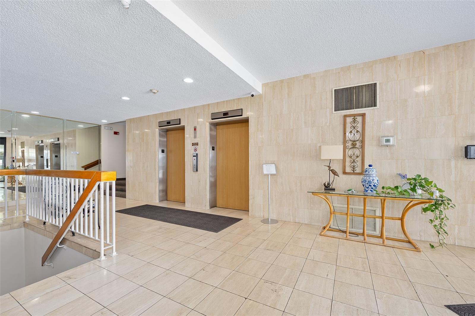 Listing photo id 65 for 1415 Ocean Shore Boulevard K020