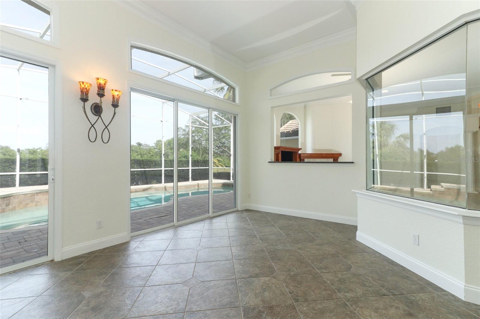 Image 15 of 64 For 340 Hampton Hills Court