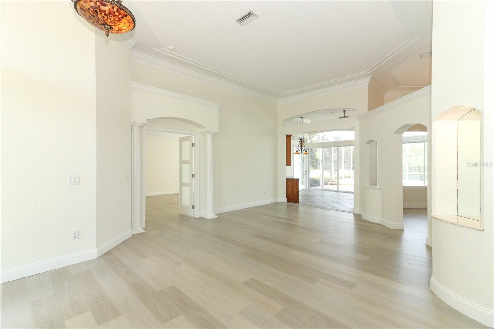 Image 22 of 64 For 340 Hampton Hills Court