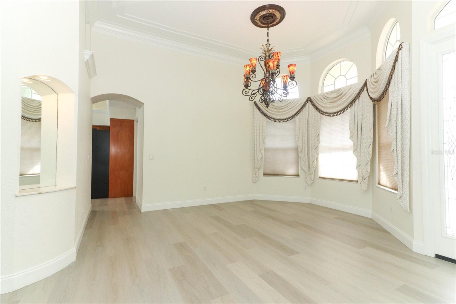 Image 24 of 64 For 340 Hampton Hills Court