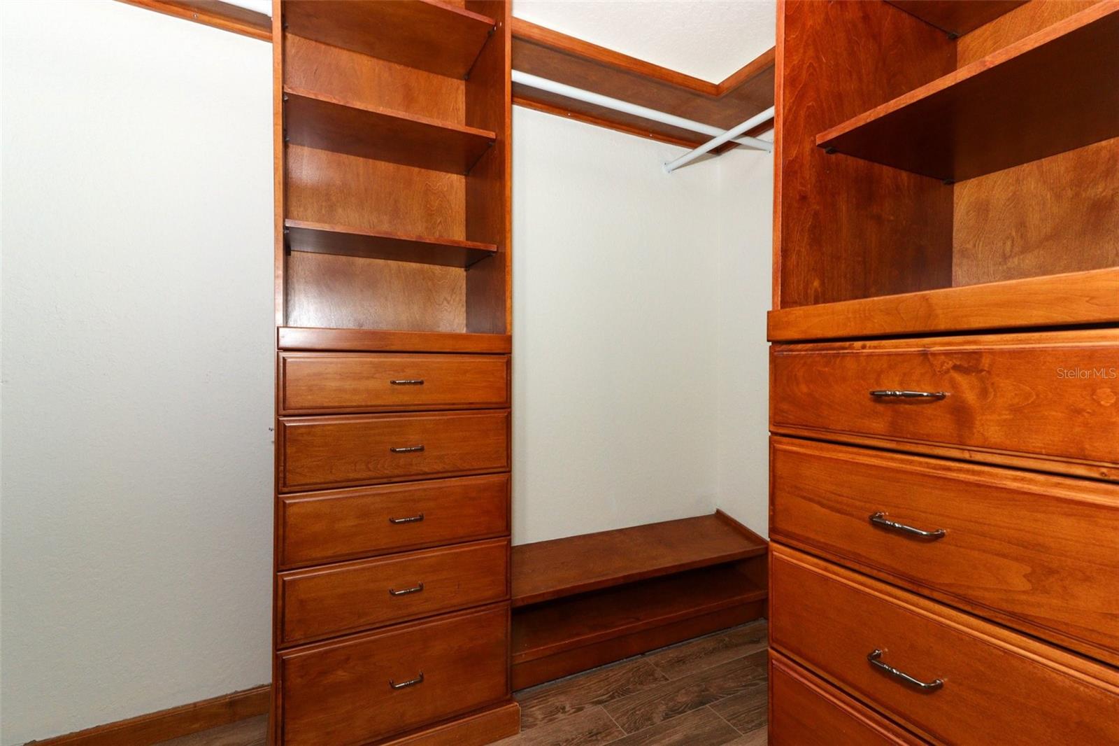 Image 25 of 64 For 340 Hampton Hills Court