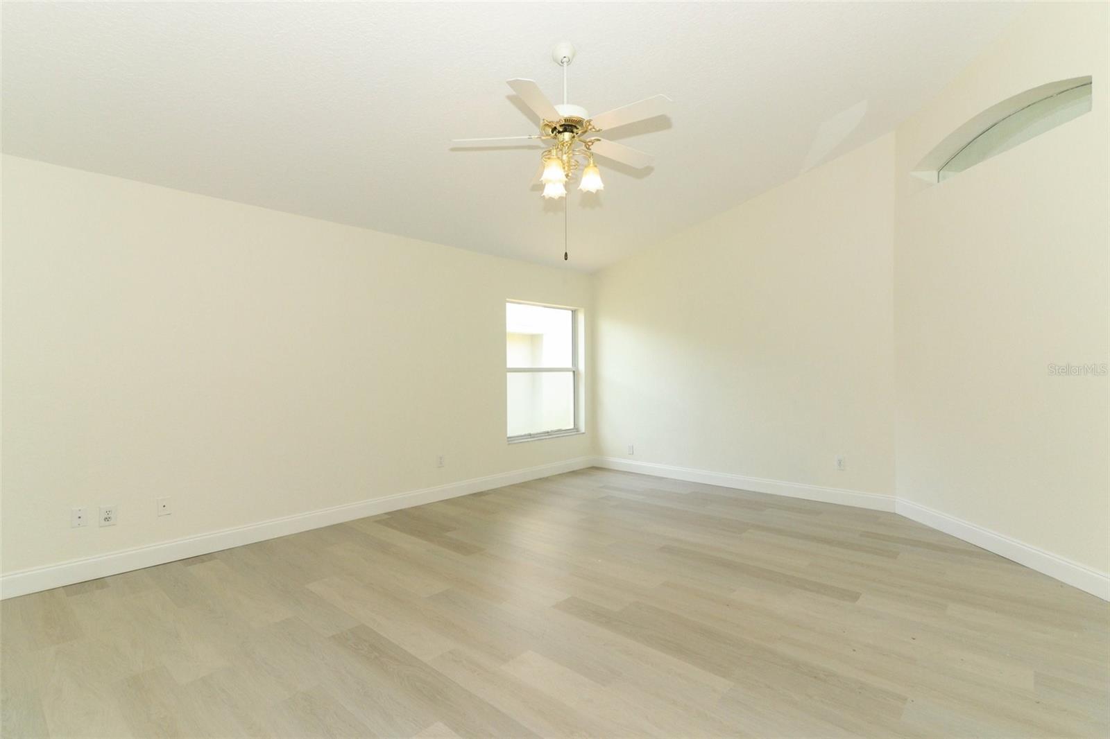 Image 29 of 64 For 340 Hampton Hills Court