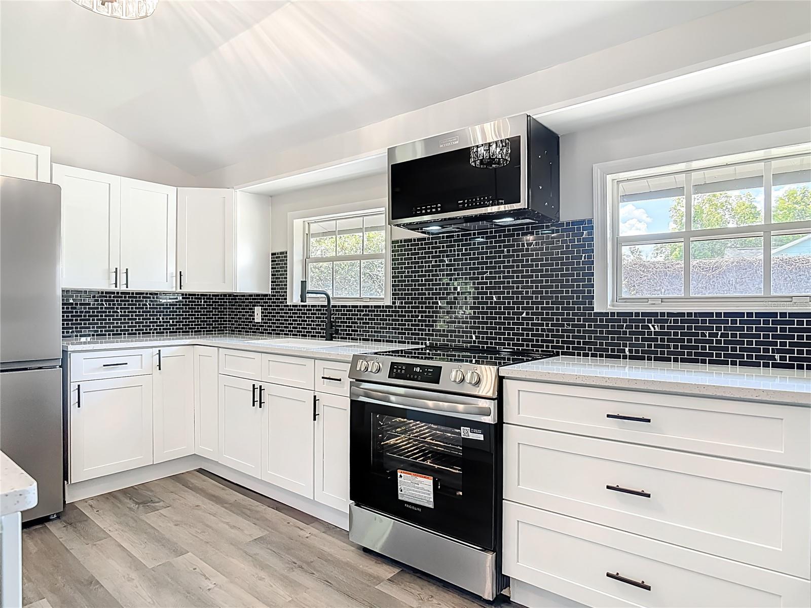 Image 11 of 66 For 265 Newcomb Street