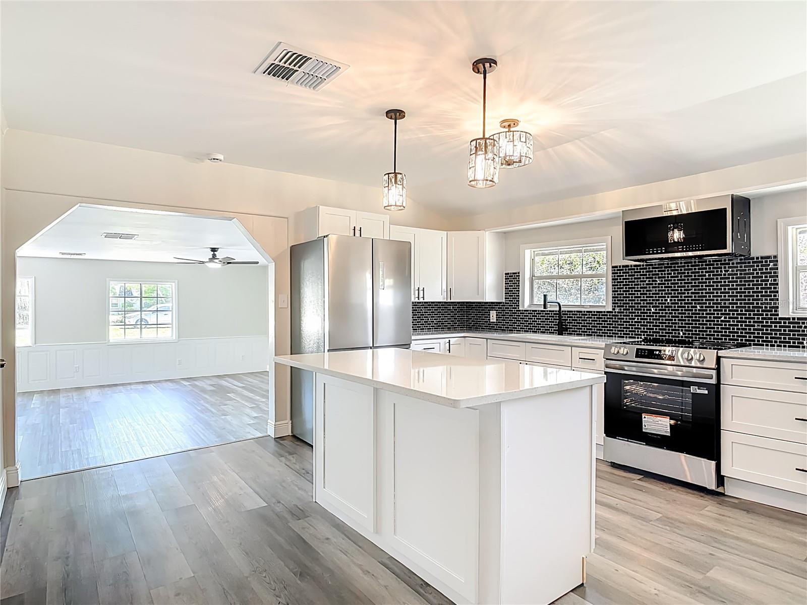 Image 13 of 66 For 265 Newcomb Street