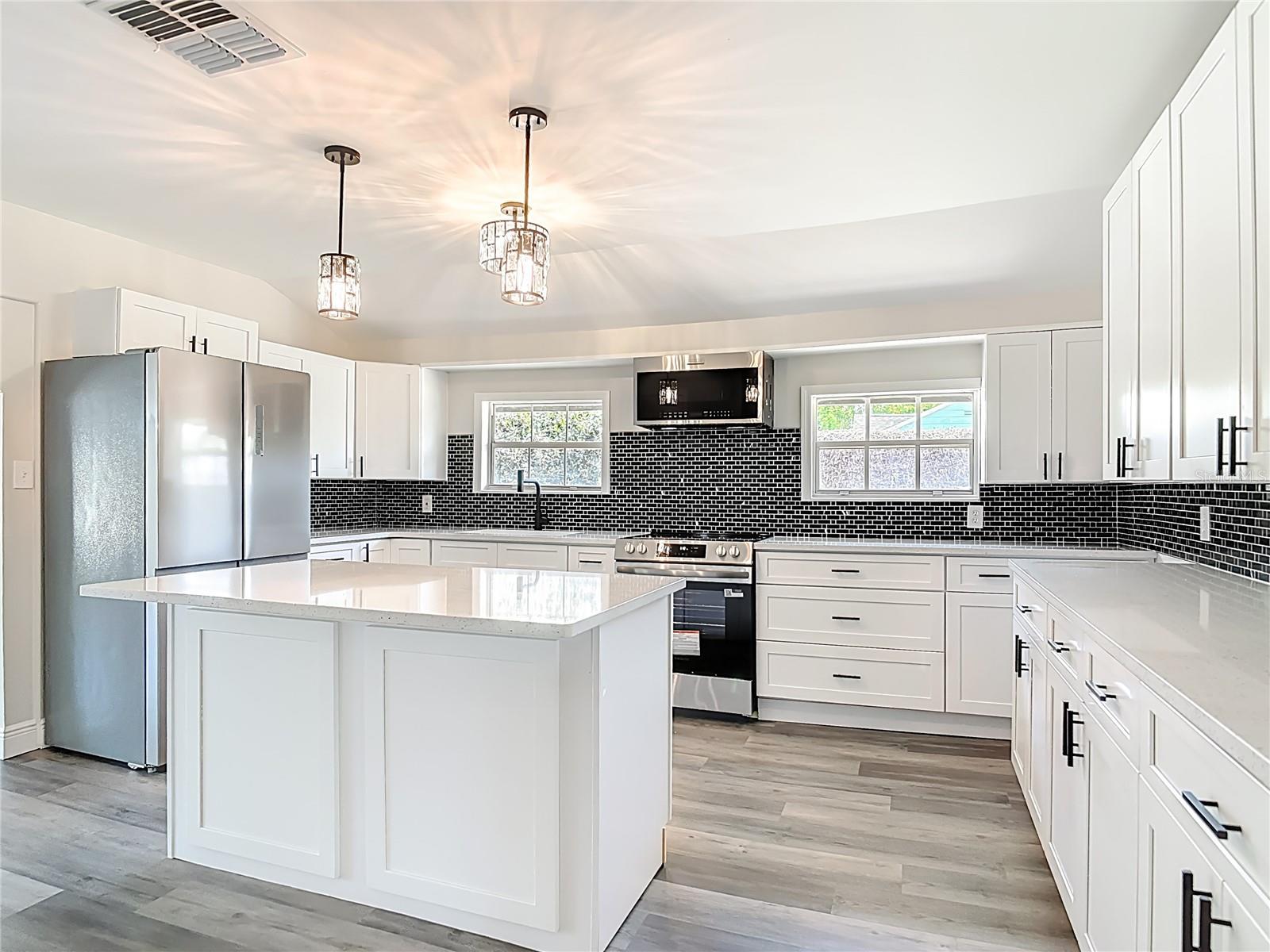 Image 14 of 66 For 265 Newcomb Street