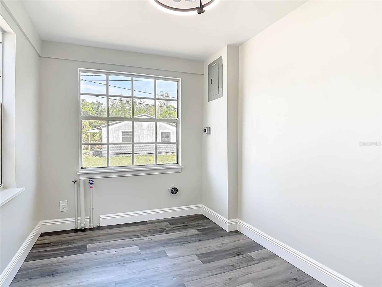 Image 49 of 66 For 265 Newcomb Street