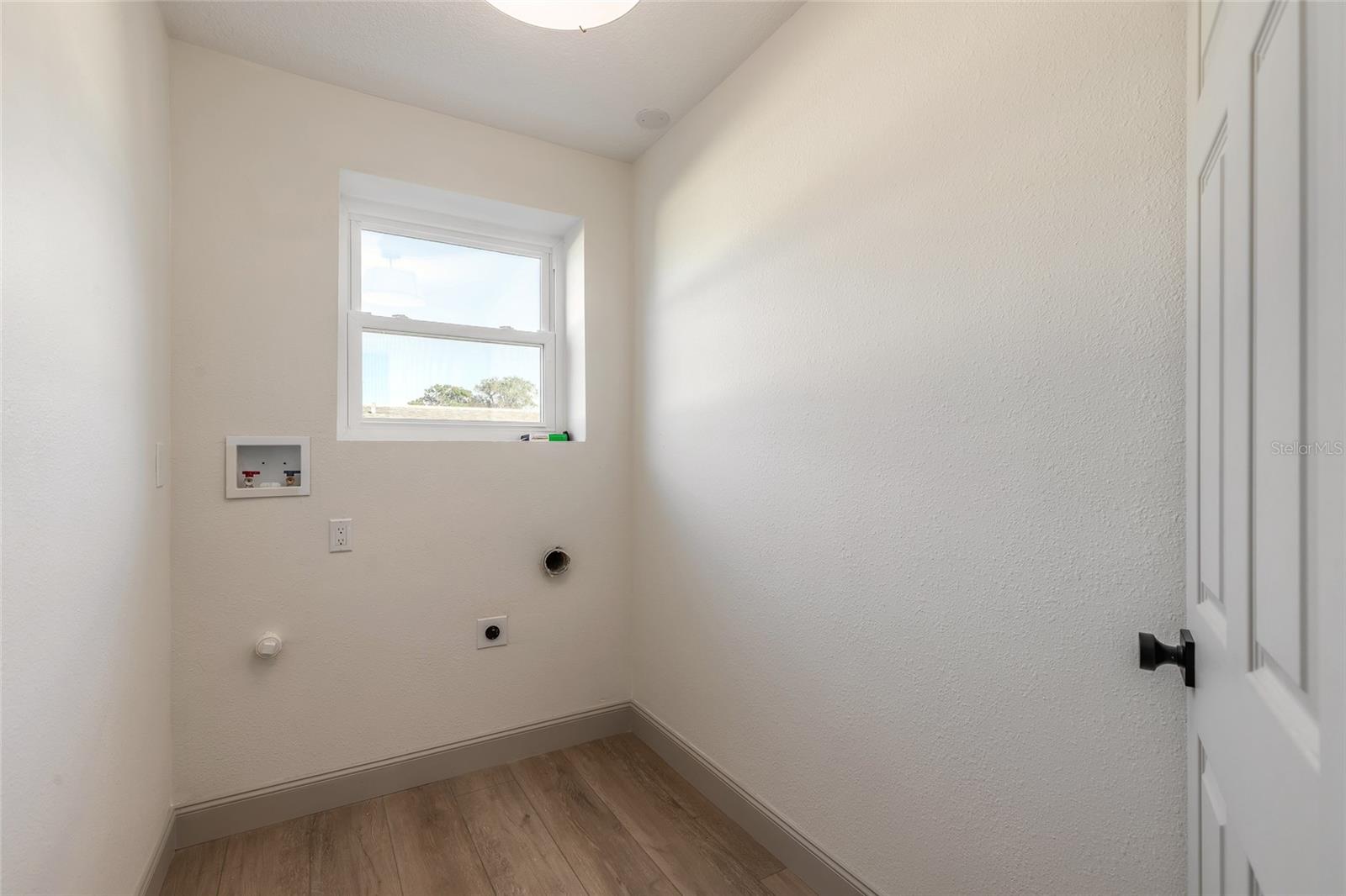 Image 27 of 53 For 82 Ray Mar Drive