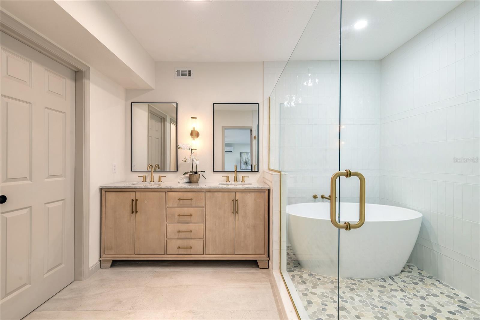 Image 30 of 53 For 82 Ray Mar Drive