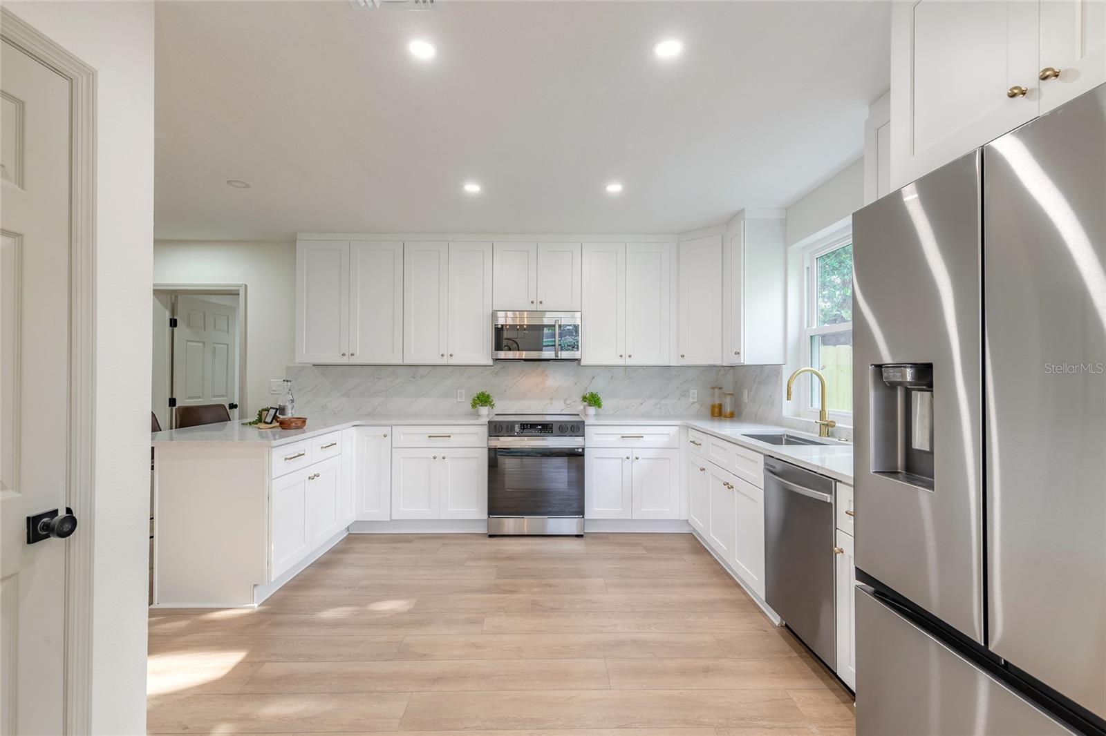 Image 9 of 53 For 82 Ray Mar Drive