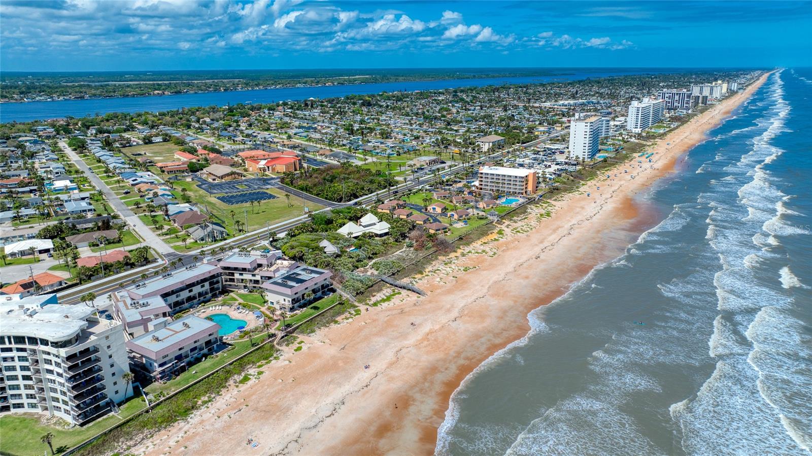 Image 32 of 34 For 935 Ocean Shore Boulevard 2170