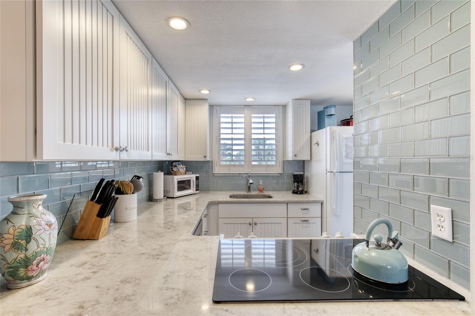 Image 4 of 34 For 935 Ocean Shore Boulevard 2170