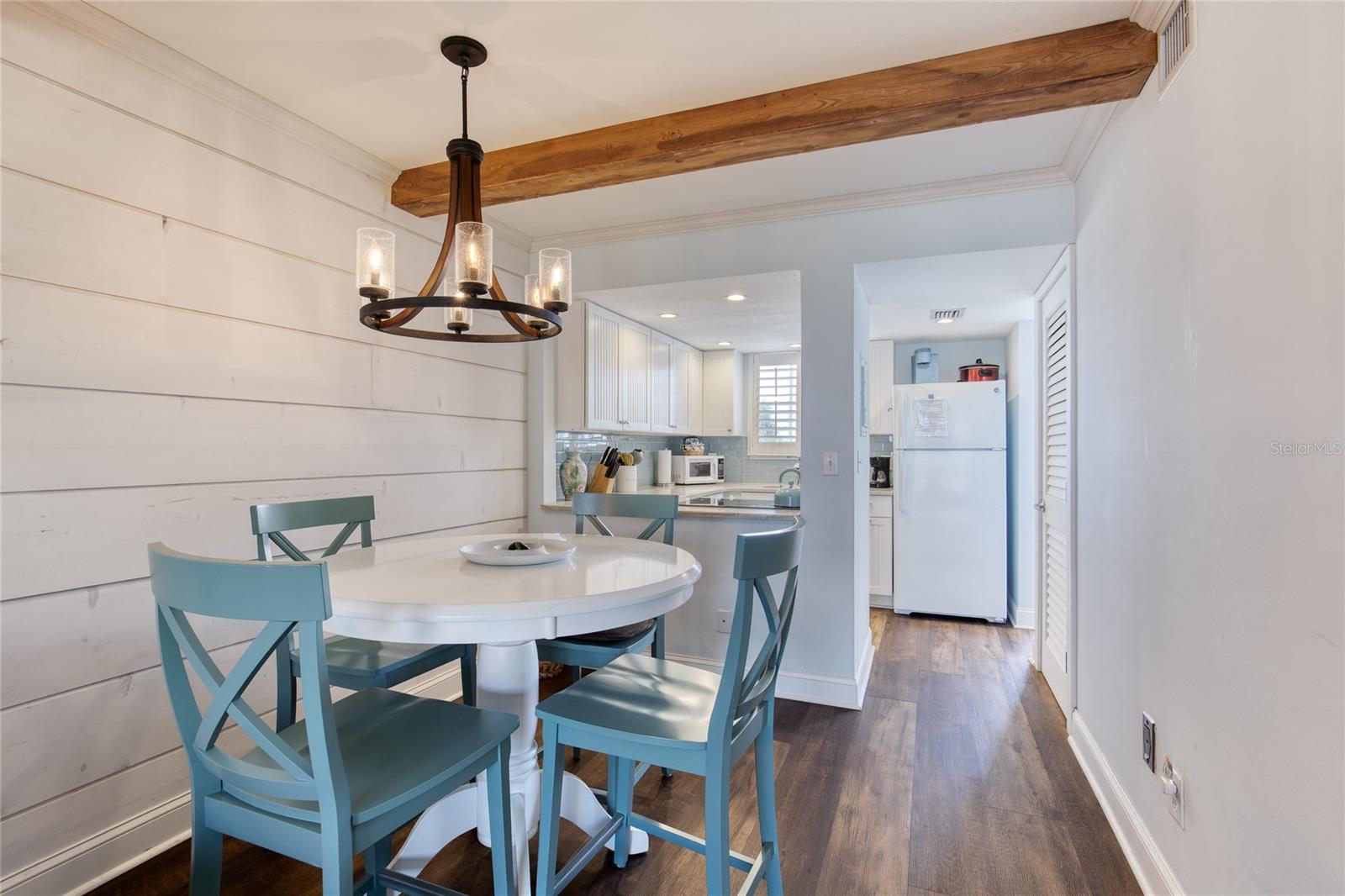 Image 5 of 34 For 935 Ocean Shore Boulevard 2170