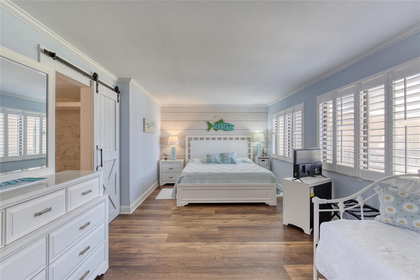 Image 8 of 34 For 935 Ocean Shore Boulevard 2170