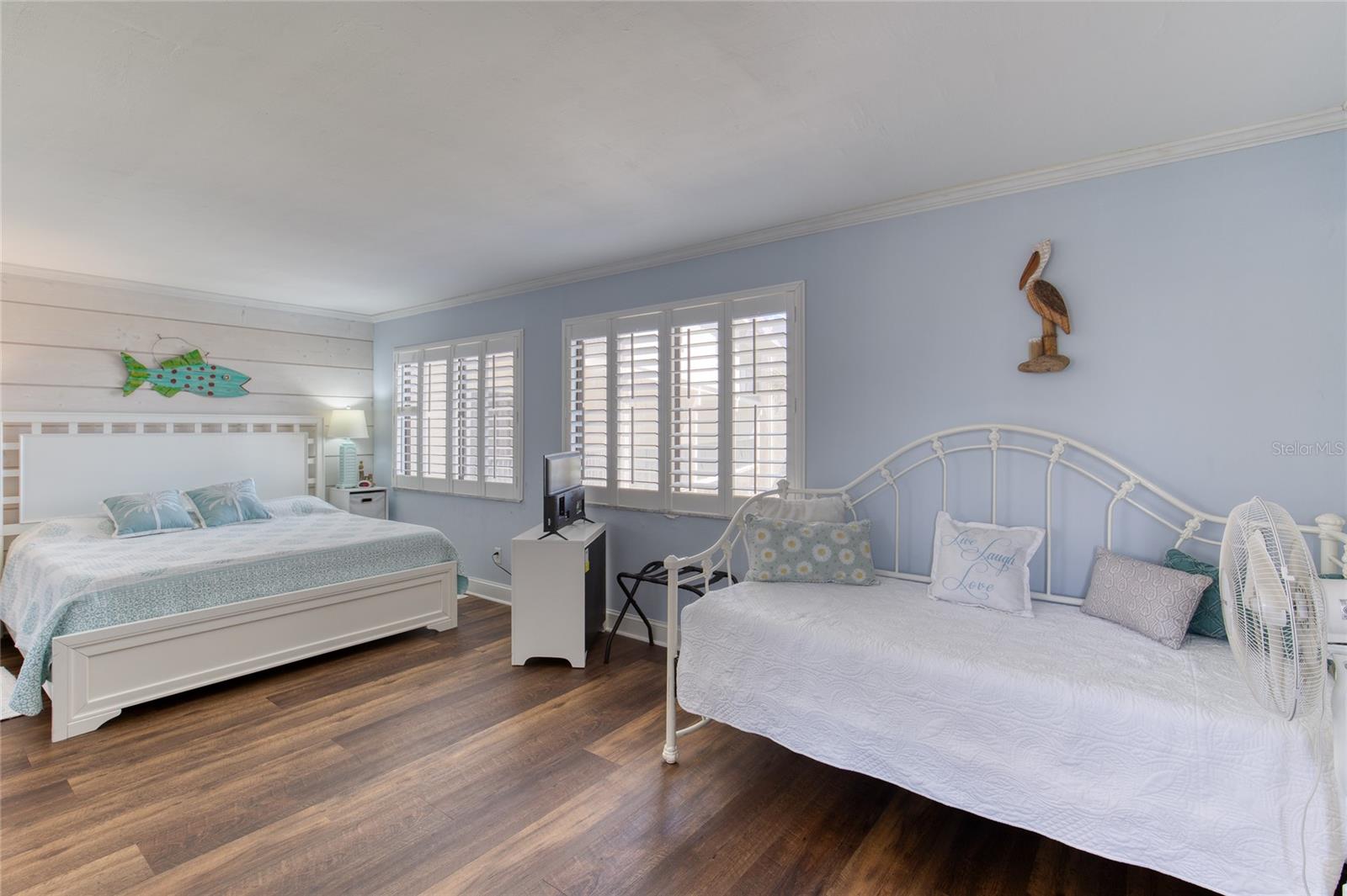 Image 9 of 34 For 935 Ocean Shore Boulevard 2170