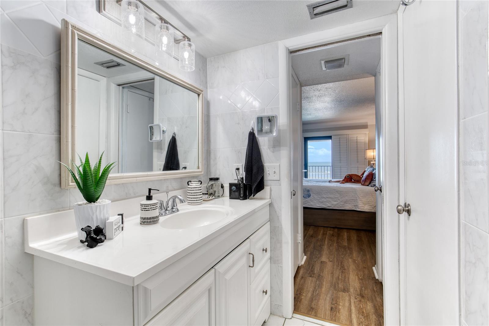 Image 15 of 46 For 935 Ocean Shore Boulevard 4040